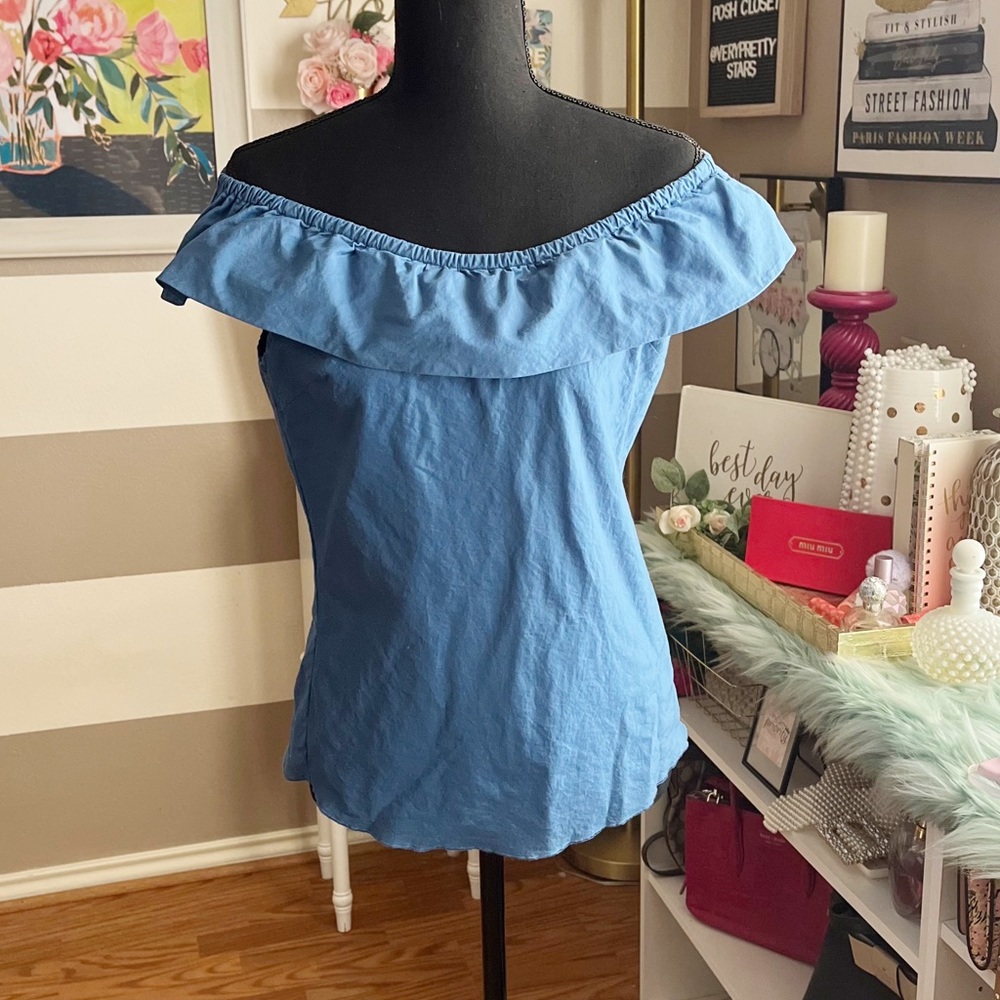Allison Taylor ruffle off shoulder size small